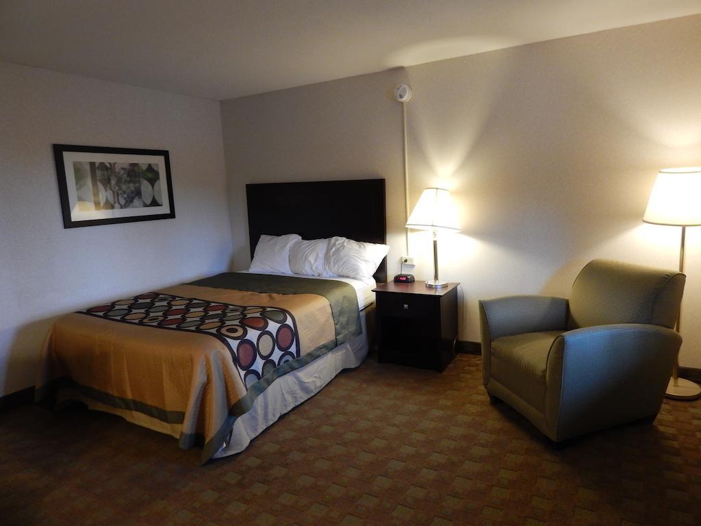 Super 8 By Wyndham White River Junction Dış mekan fotoğraf